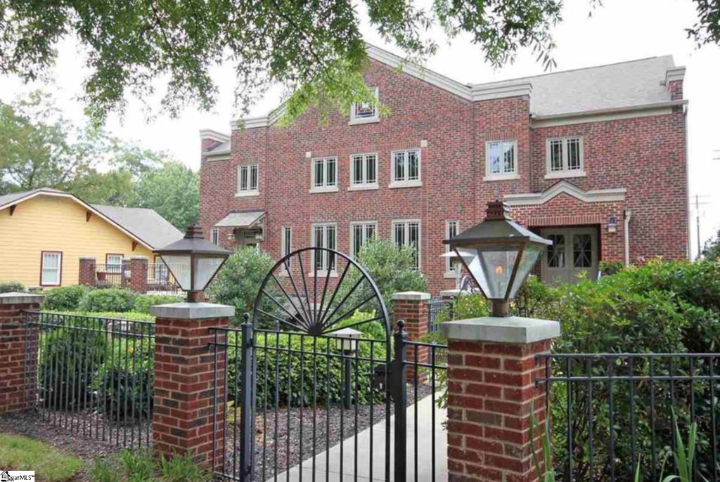 325 Hampton Avenue ##107
