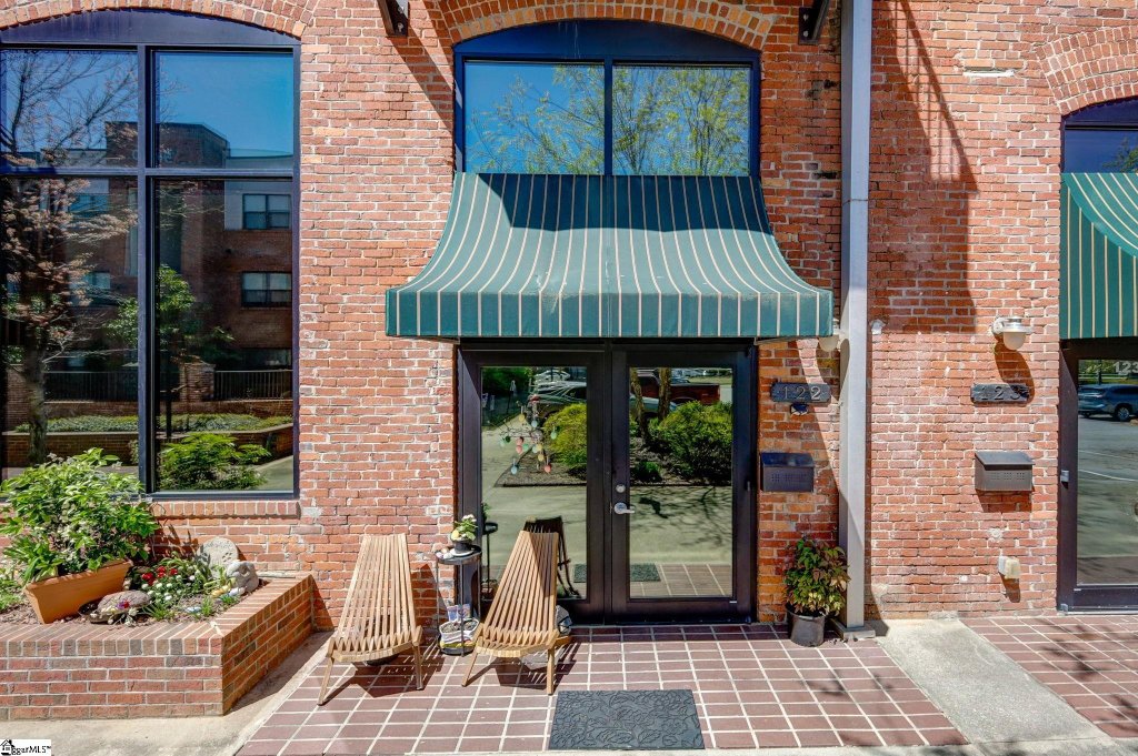 300 South Street #122