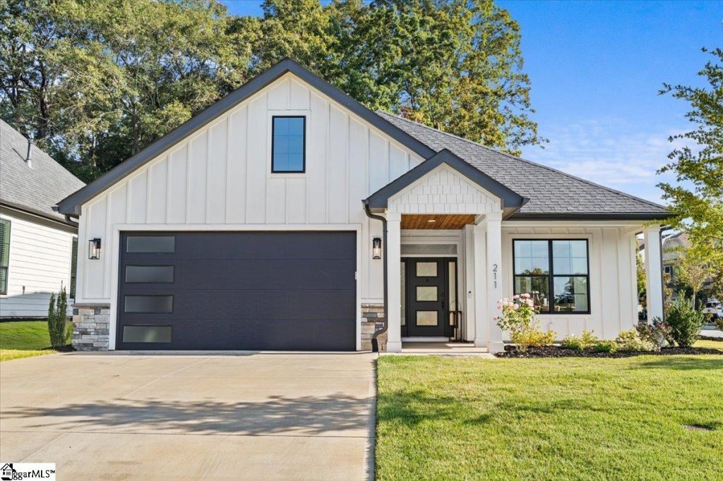 211 Nantallah Trail