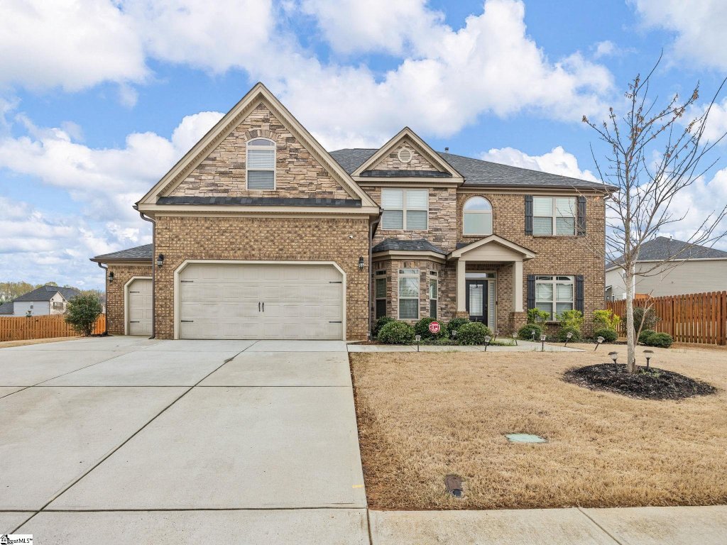 210 E Longfield Lane