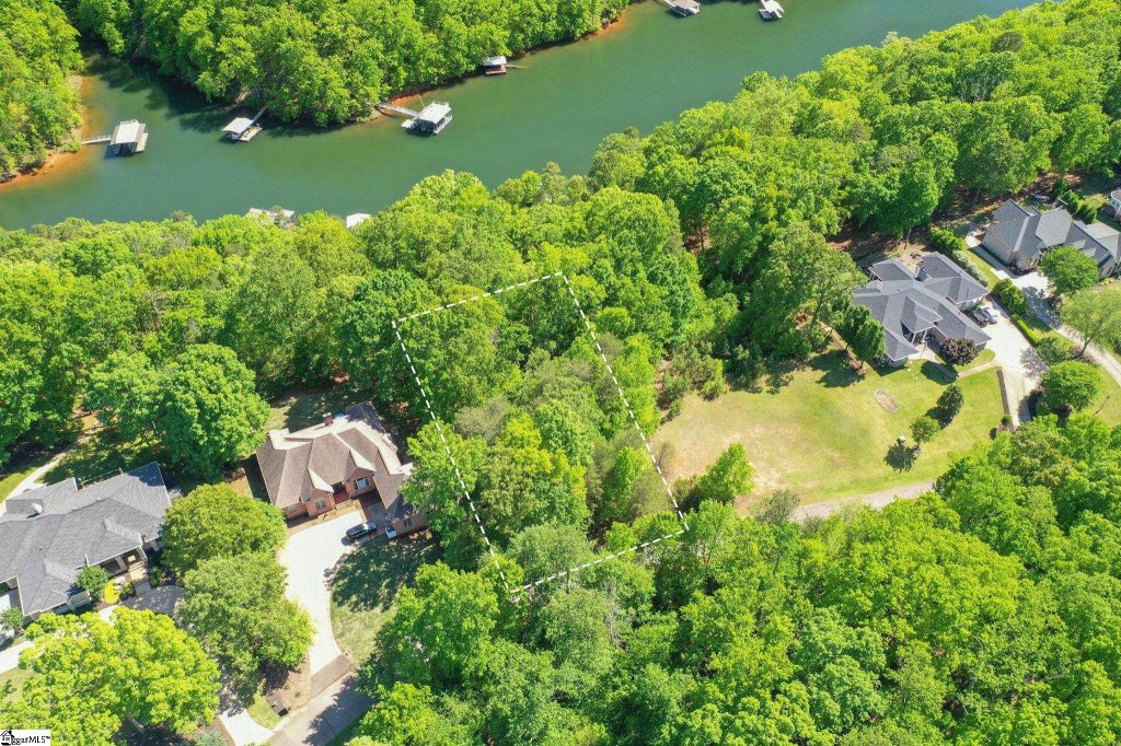 105 Andrea Point