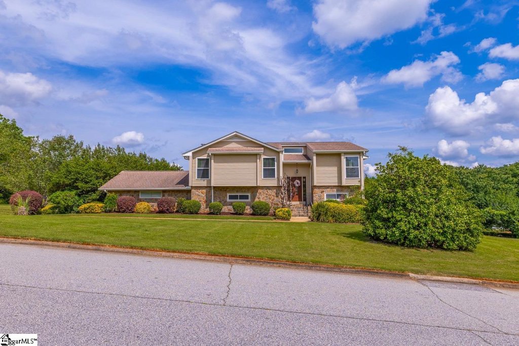 17 Woodberry Drive