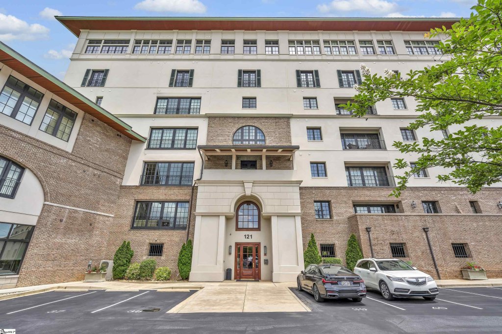 121 Rhett Street 502