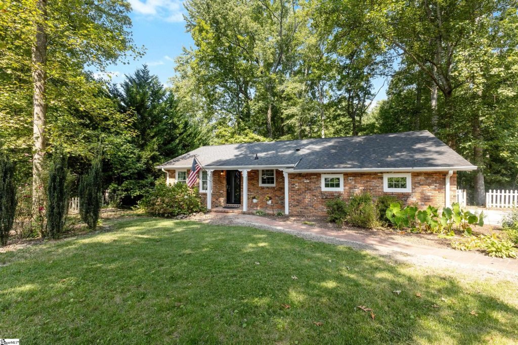 206 Dellrose Circle