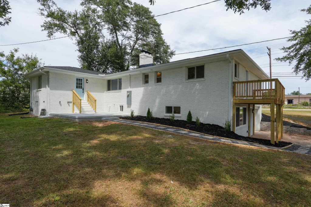 102 Greenbriar Drive