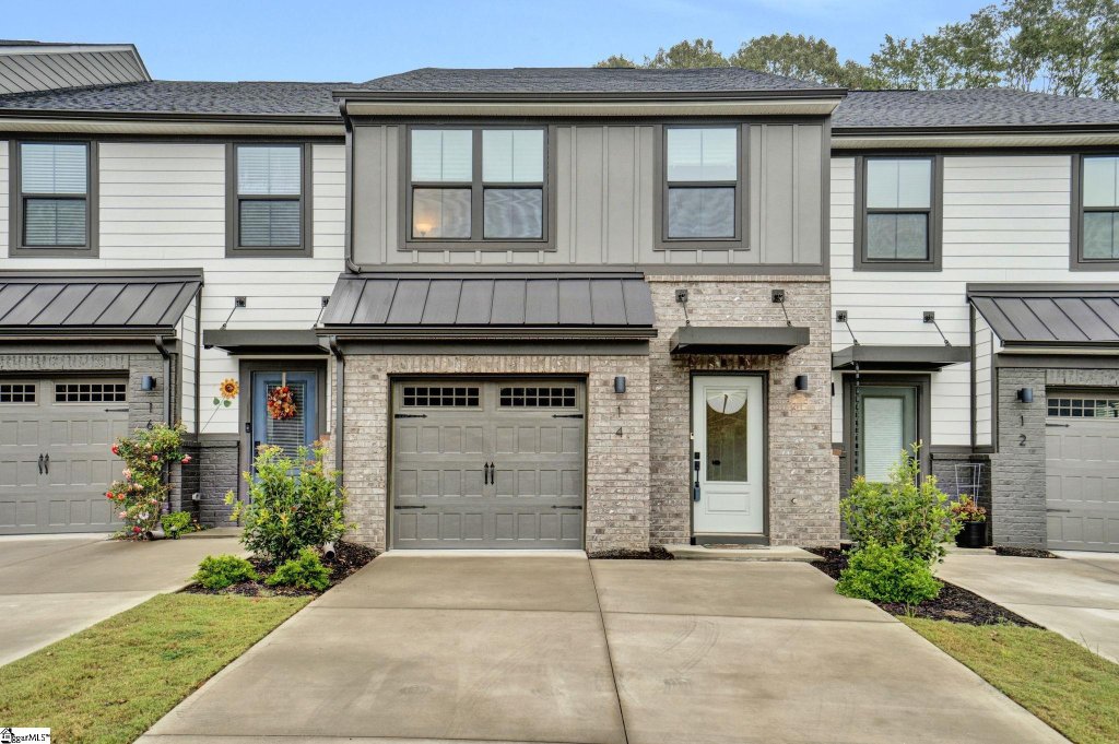 14 Connaught Court