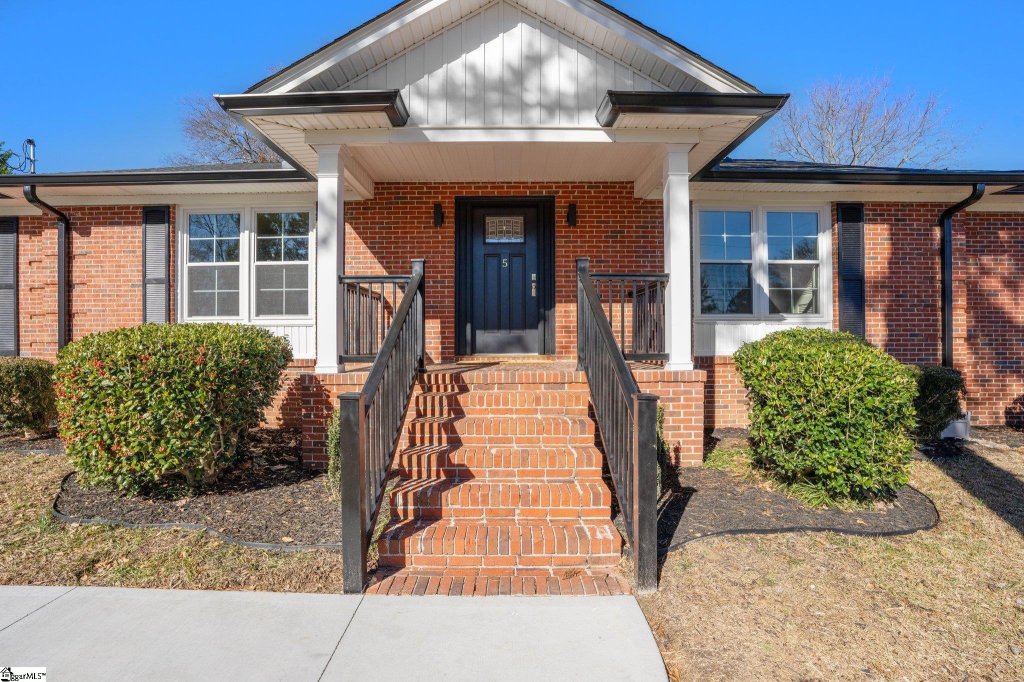 5 Kingsridge Drive