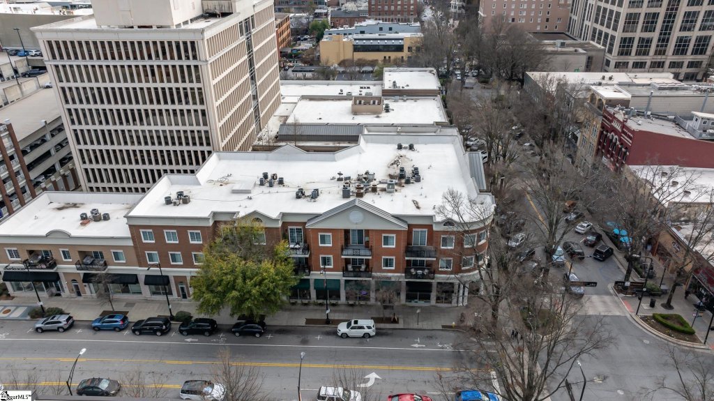 10 E Washington Street #2J