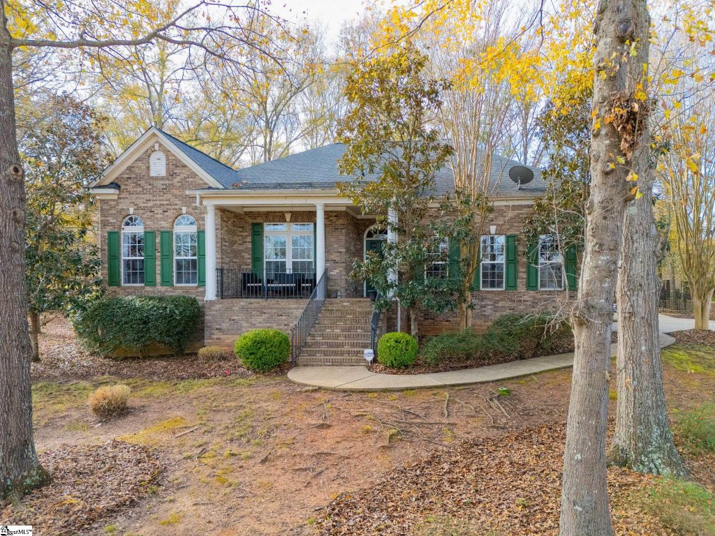 18 Neyland Drive