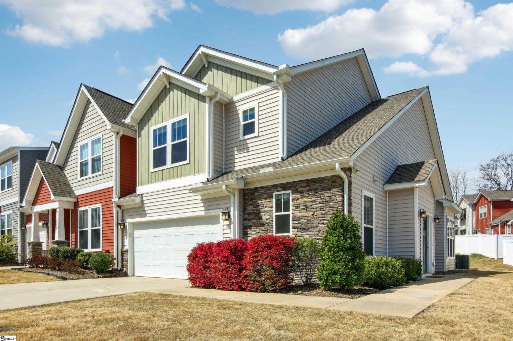 31 Creekhaven Lane