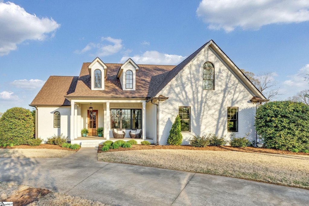 107 Clearstone Drive