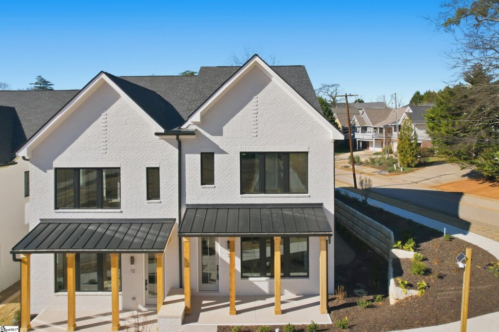 McNeil Court, Greenville community