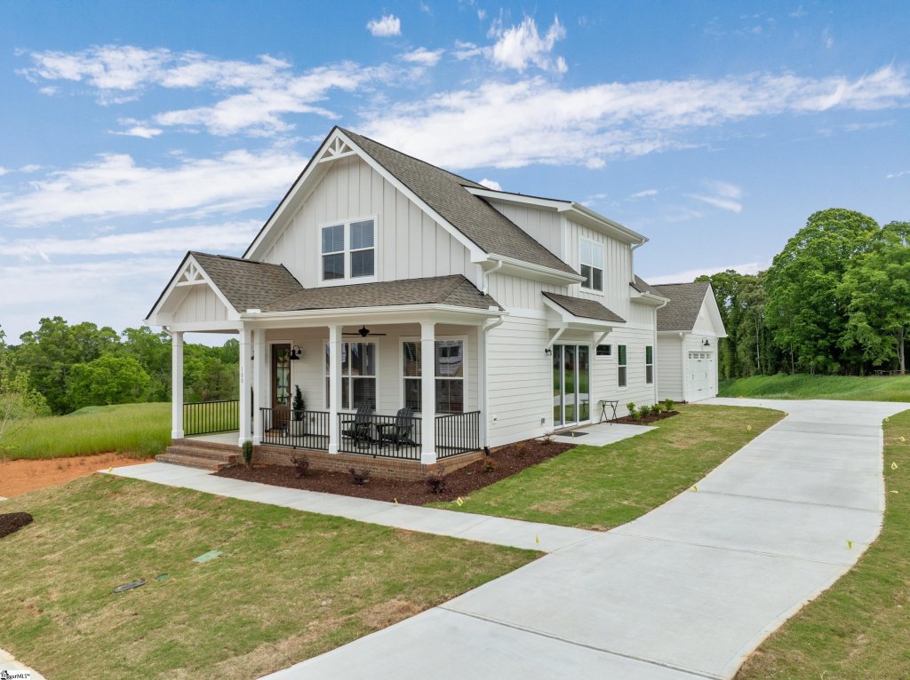 100 Benjamin Boulevard