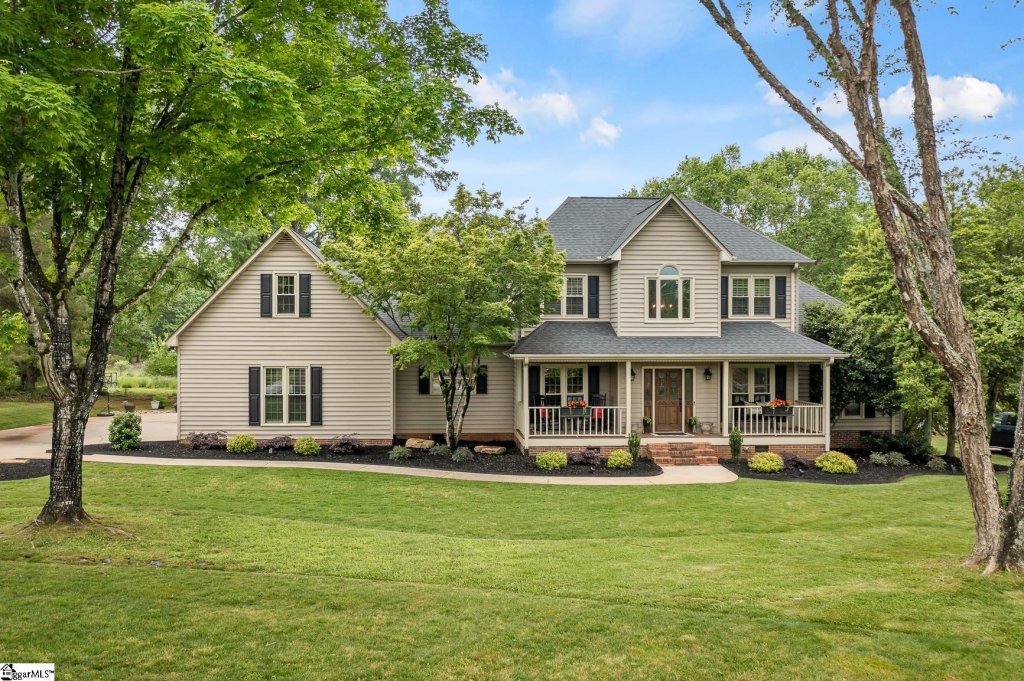 215 Holborne Drive