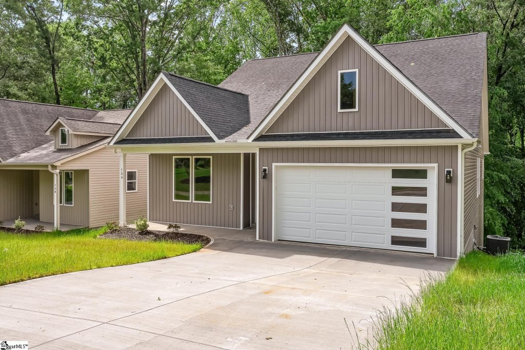 Heritage Oaks, Pendleton community