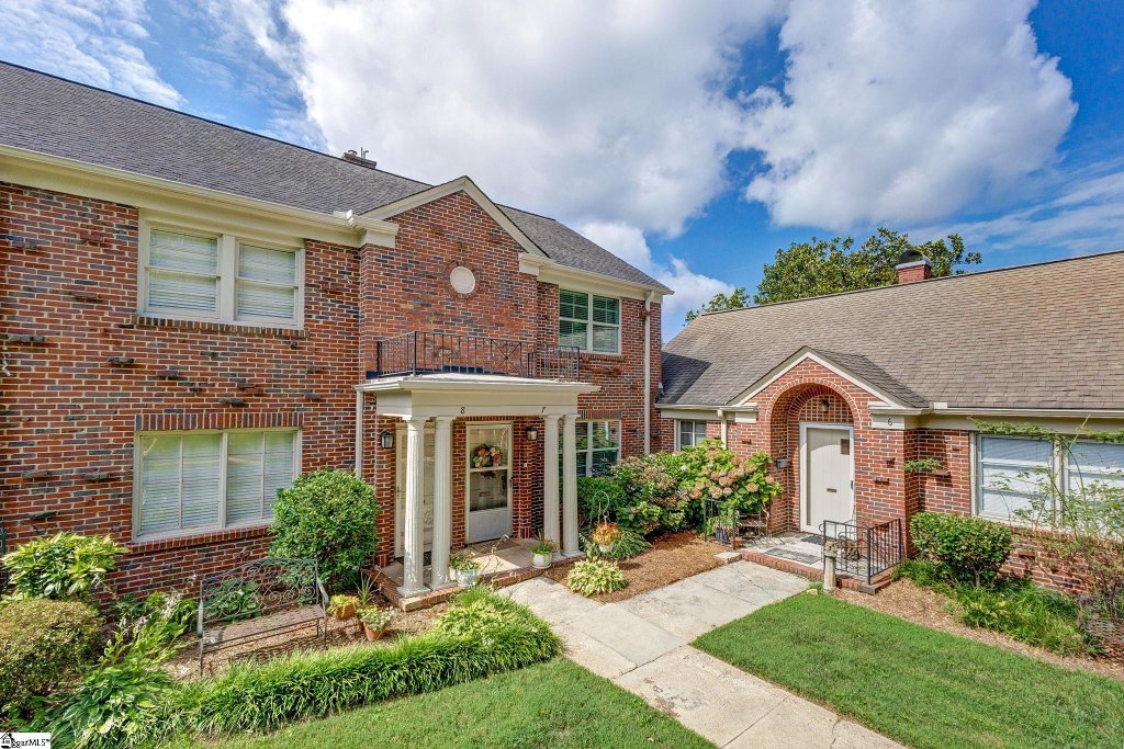 600 University Ridge