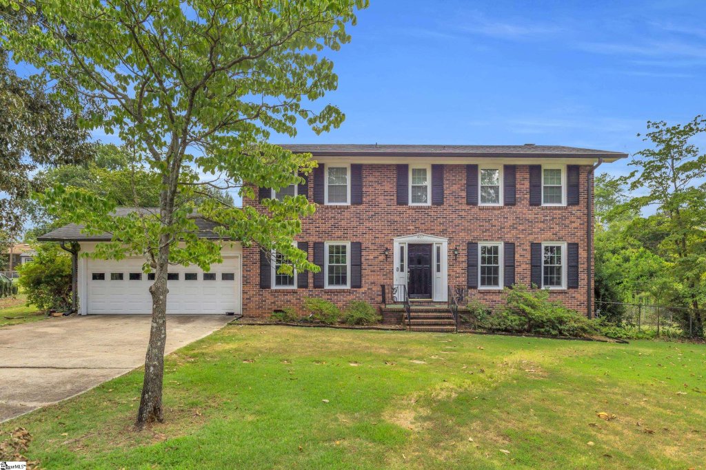 407 Long Forest Circle