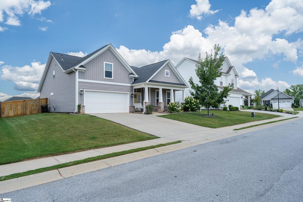 104 Foxbank Circle