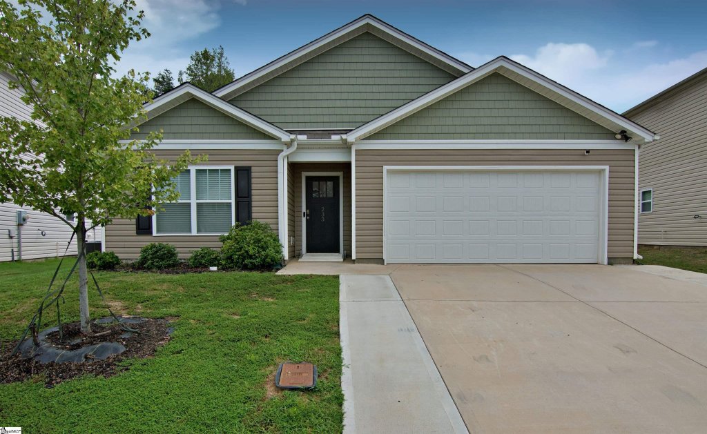 233 Ashwood Way