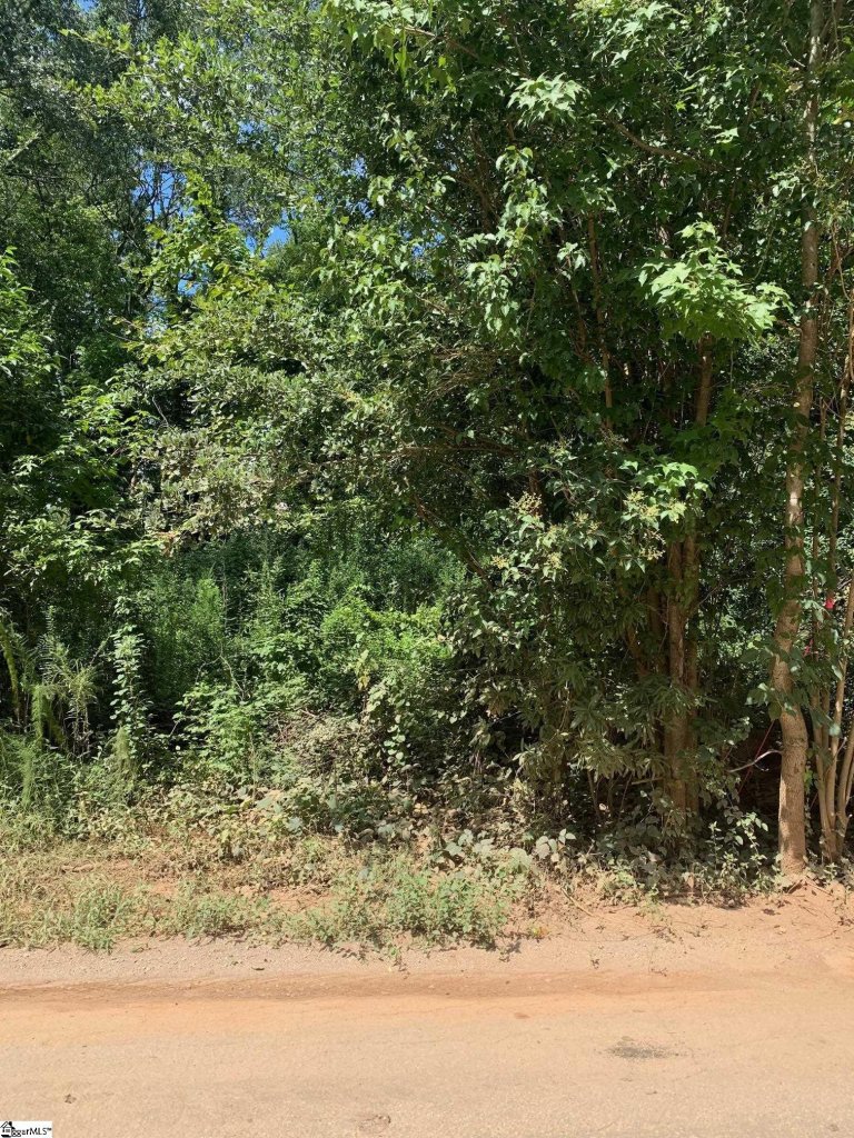 407 Lake Circle Drive