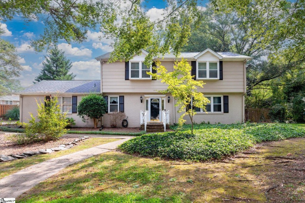 109 Meadowbrook Drive