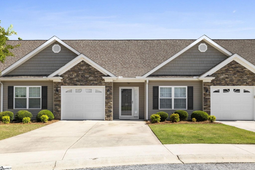 30 Eaglecrest Court