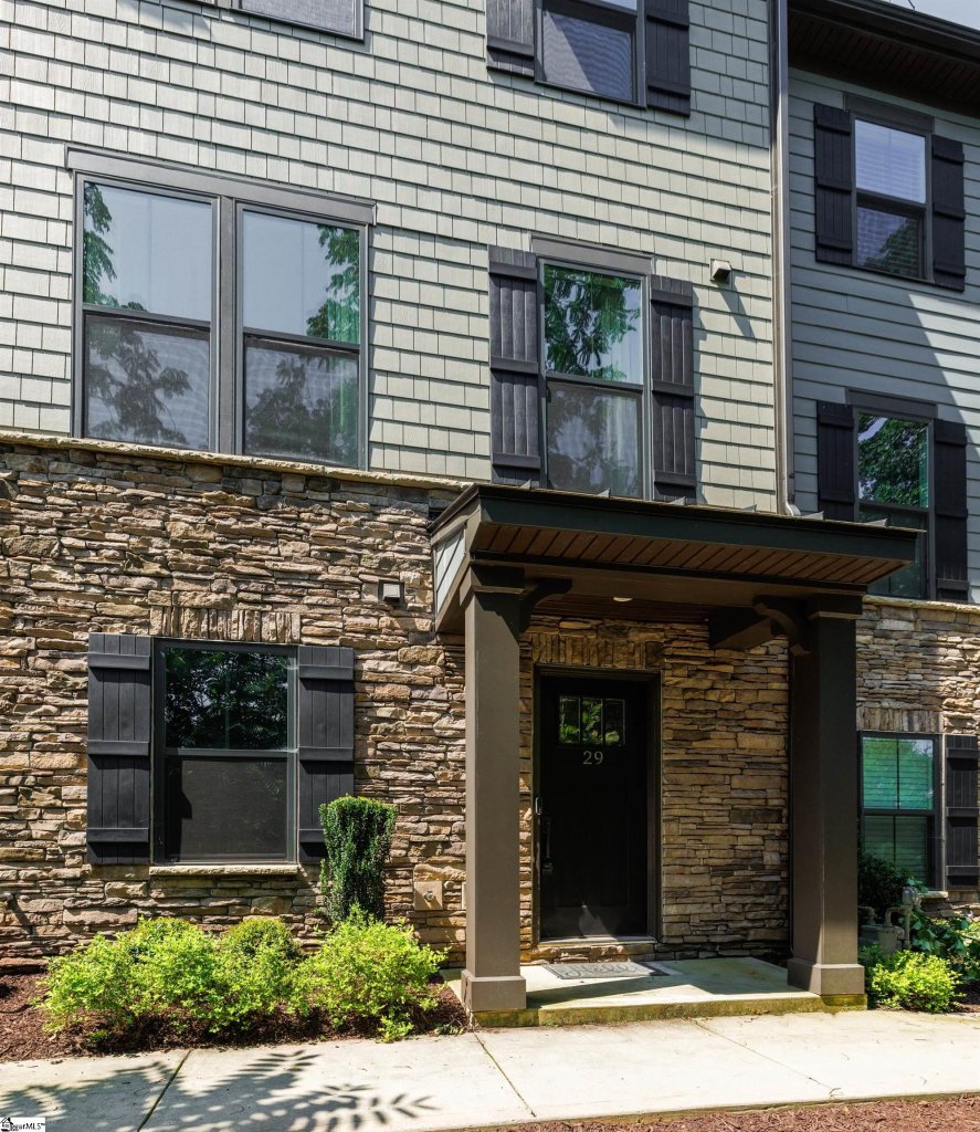 Laurel Creek Reserve, Greenville community