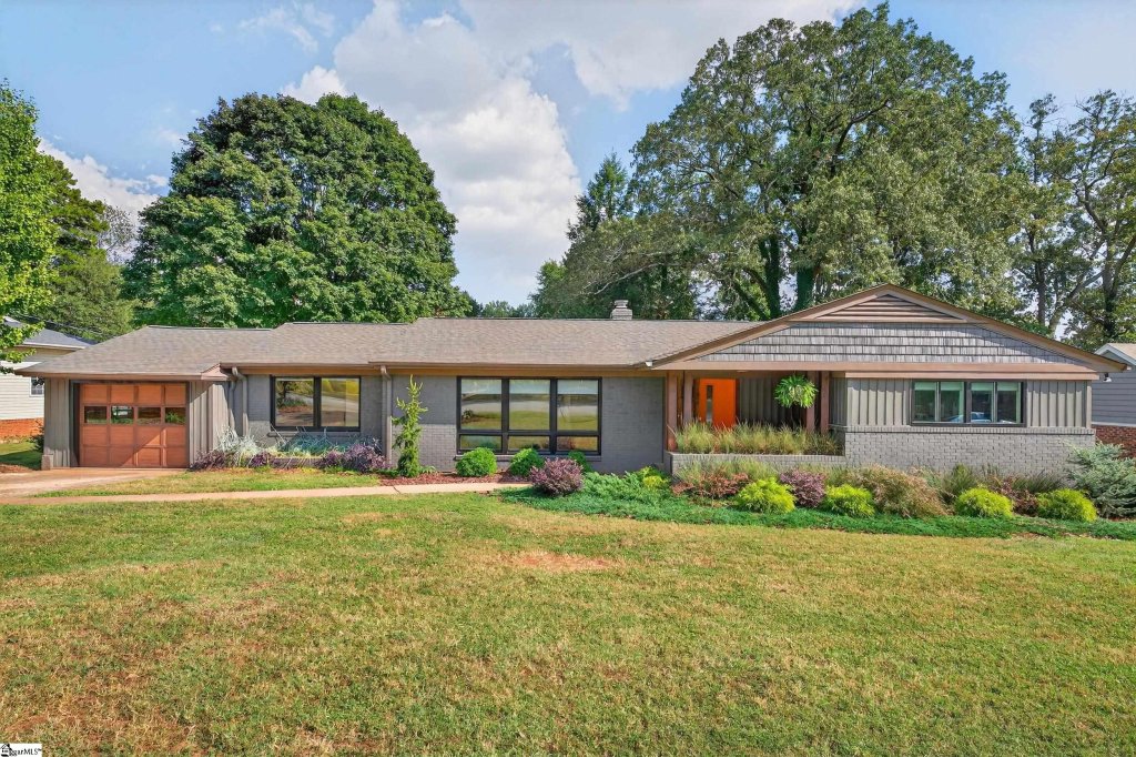 112 Lake Forest Drive