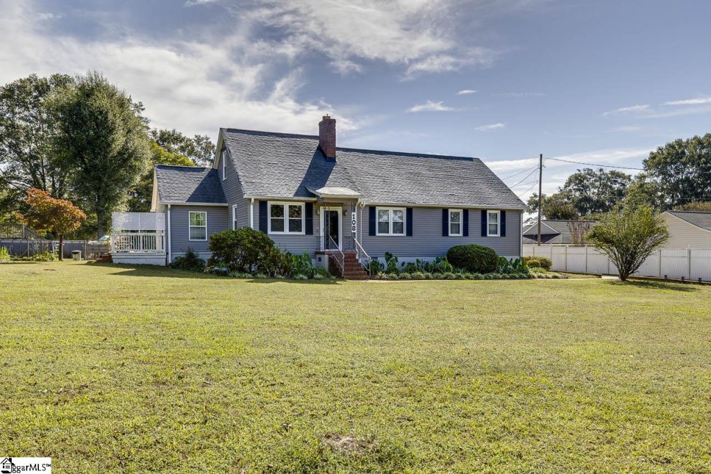 Highview Acres, Greenville community