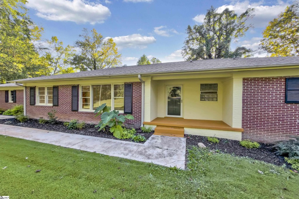 Huntington Wood, Spartanburg community