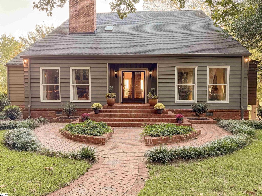 3004 Barefoot Trail