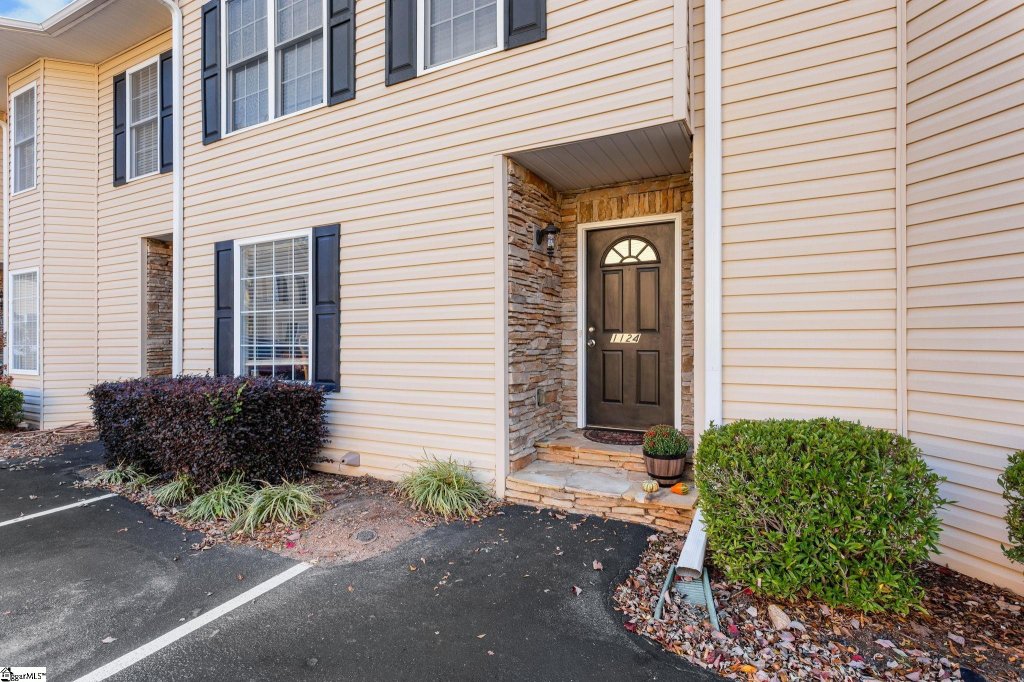 Arbor East, Taylors community