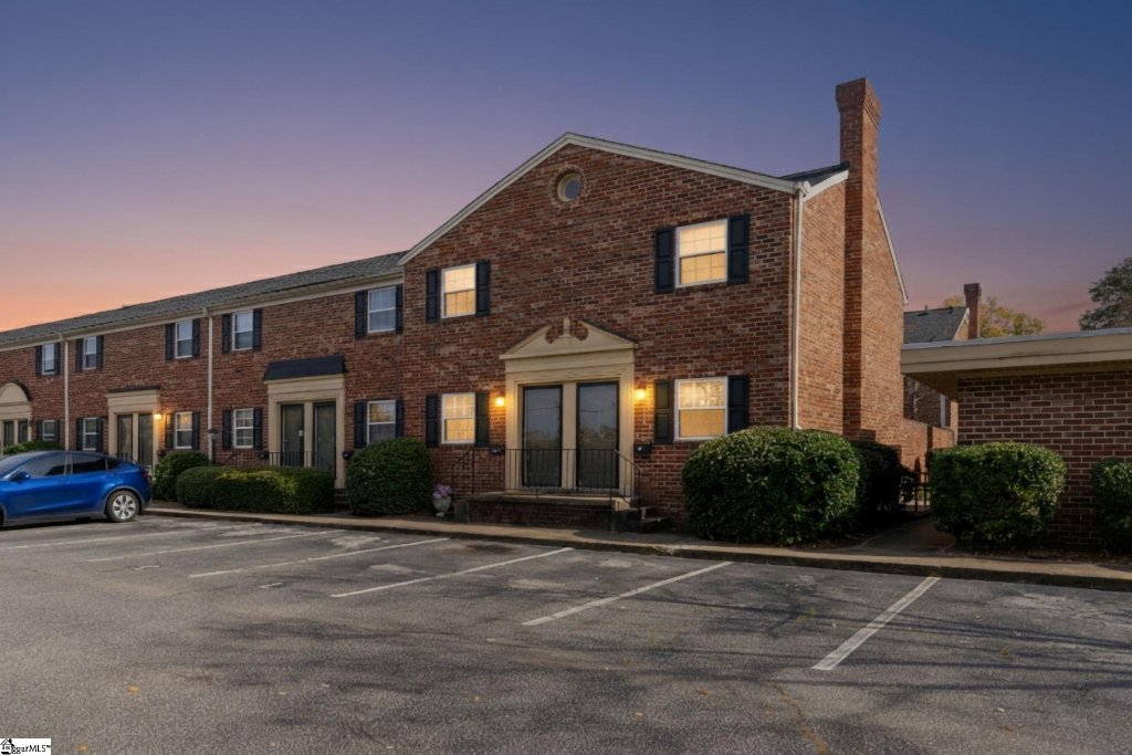 2530 E North Street #14-L