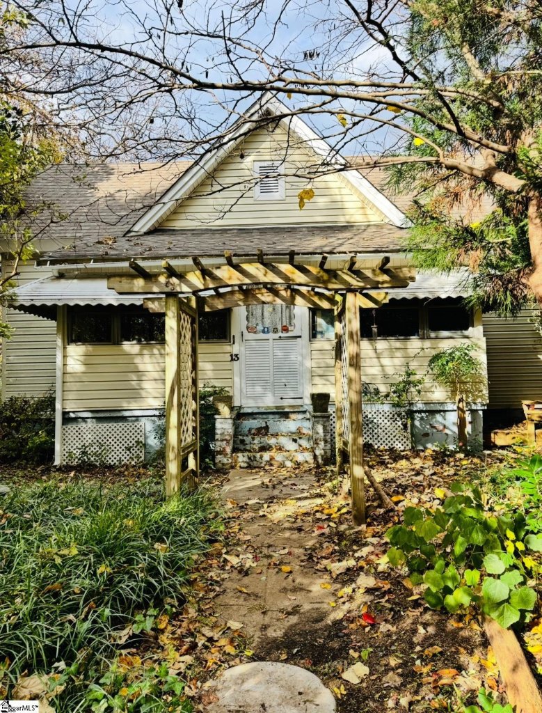 13 Montgomery Street