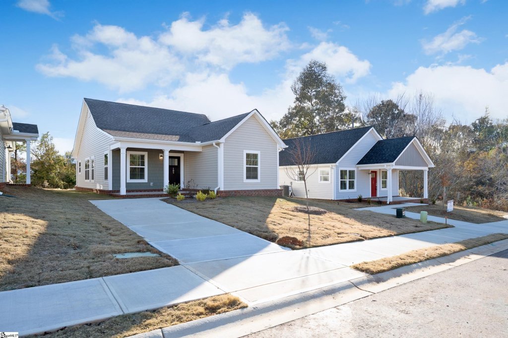 105 Thorndike Way