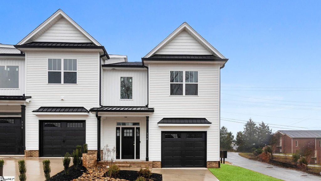 Pearson Commons, Easley community