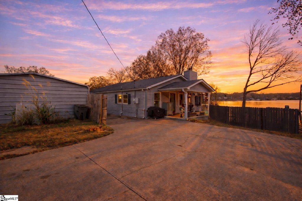 Green Acres, Waterloo community