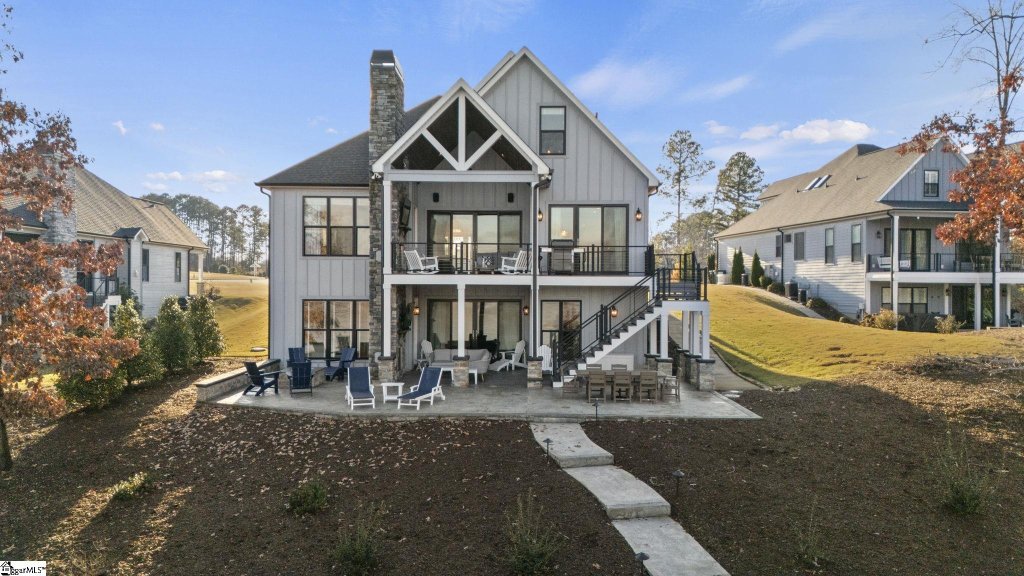 421 Lakestone Court