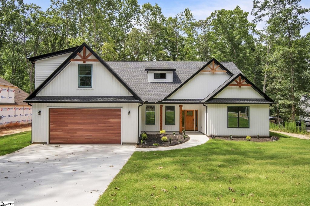 107 Circle Drive