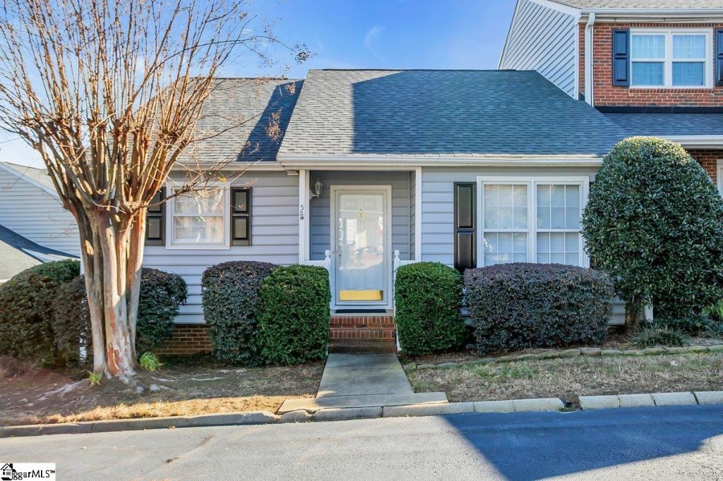 40 Wood Pointe Drive ##5