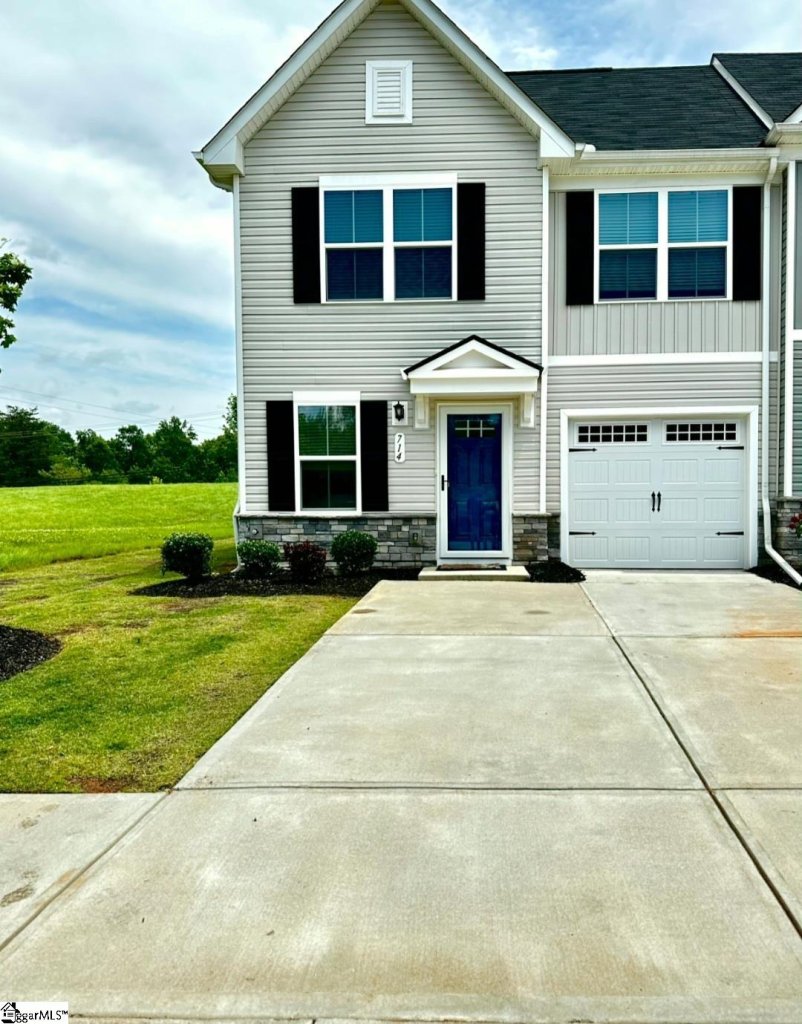 714 Cresslyn Court