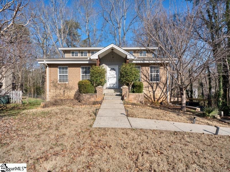 1712 Winding Way