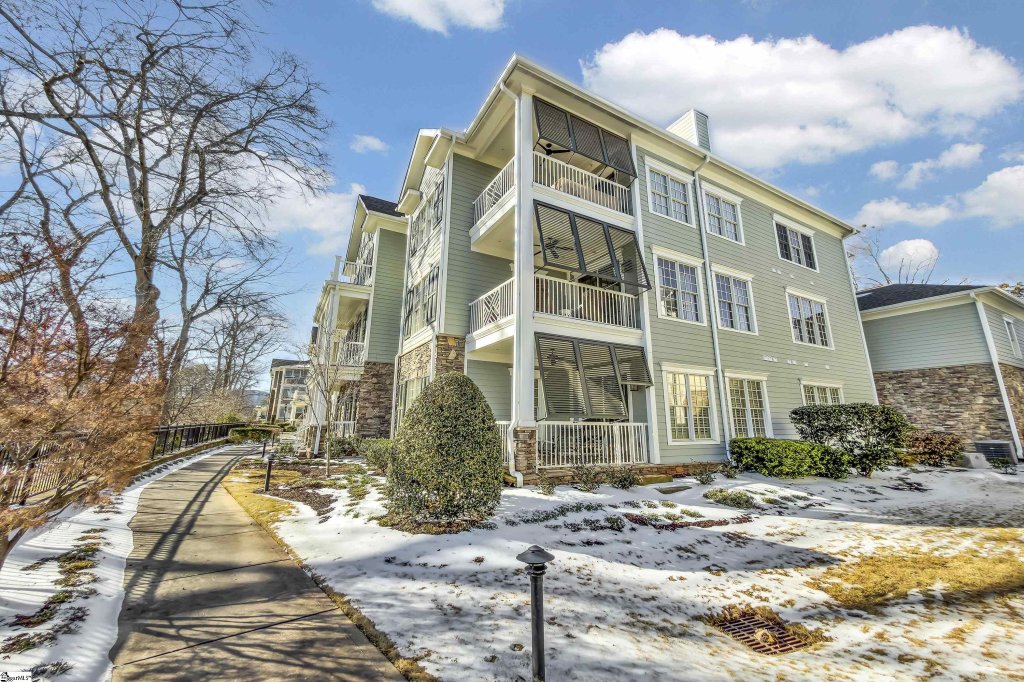 168 Ridgeland Drive #201