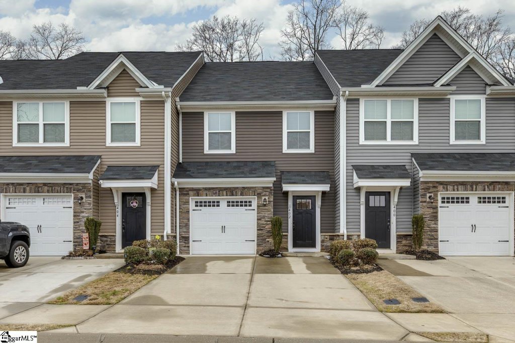 South Main Townes, Greer community