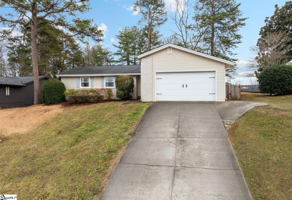 1206 Winding Way