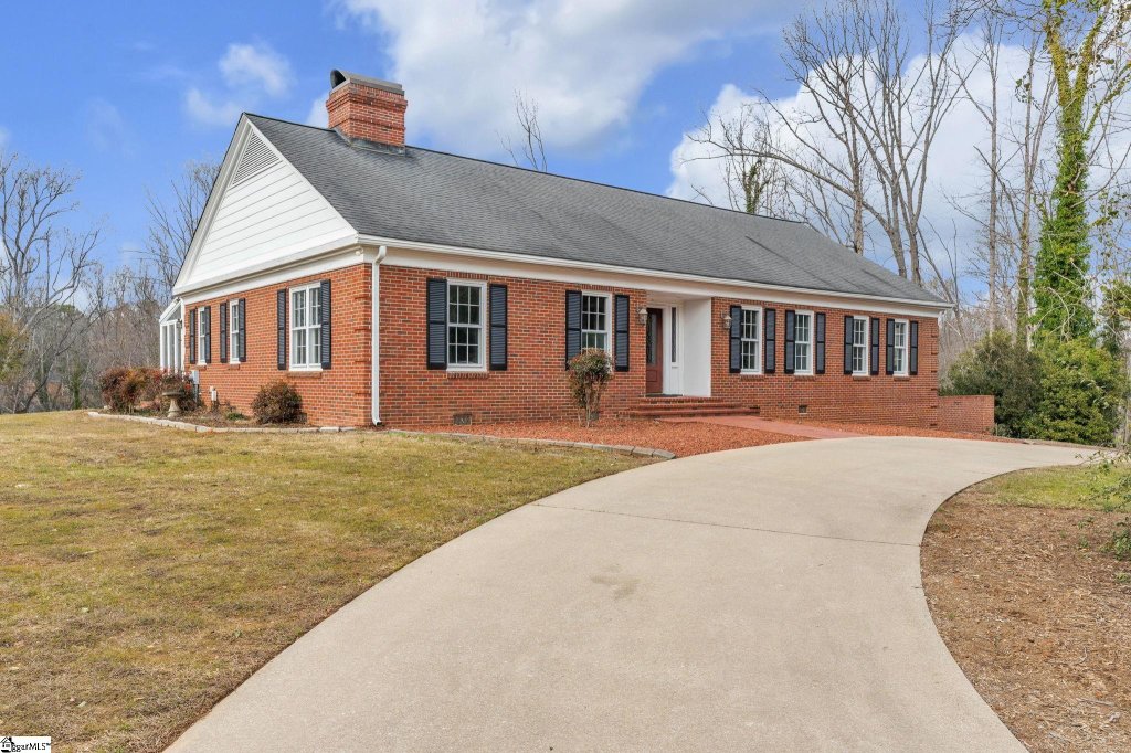 210 Lakewood Drive