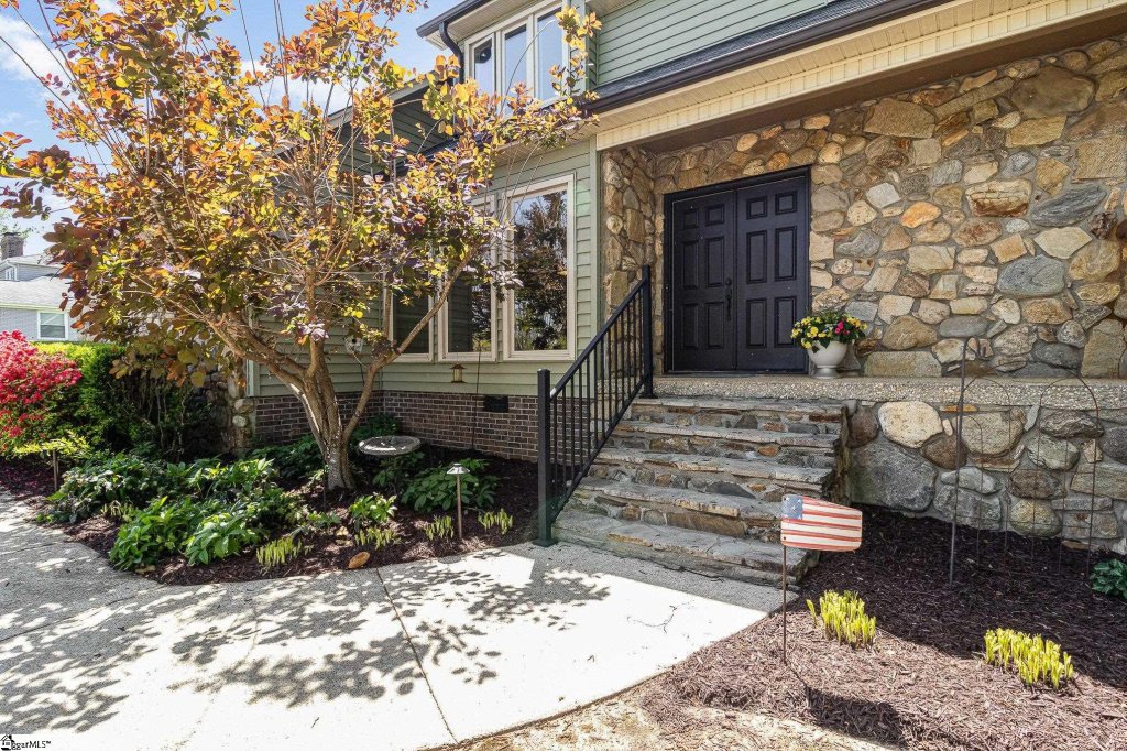 204 Carnoustie Drive