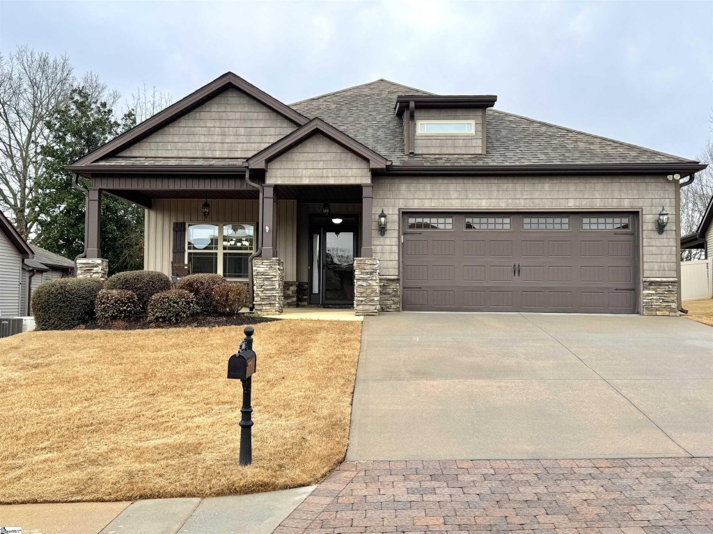 Linden Hall, Easley community