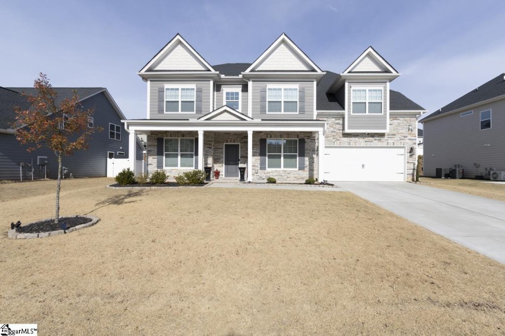Carriage Hill, Easley community