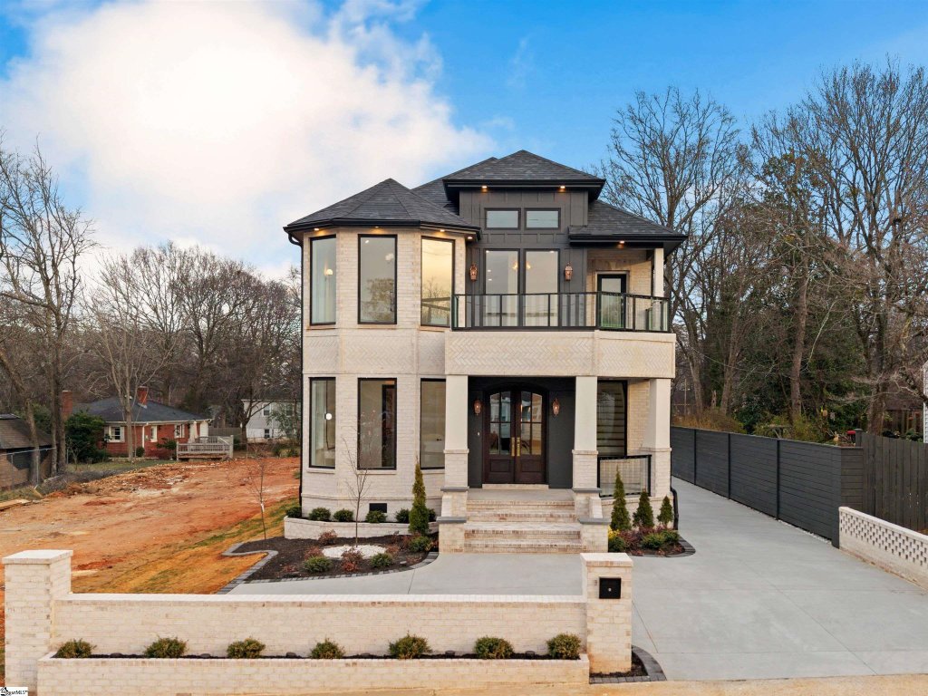 East Highland Estates, Greenville community